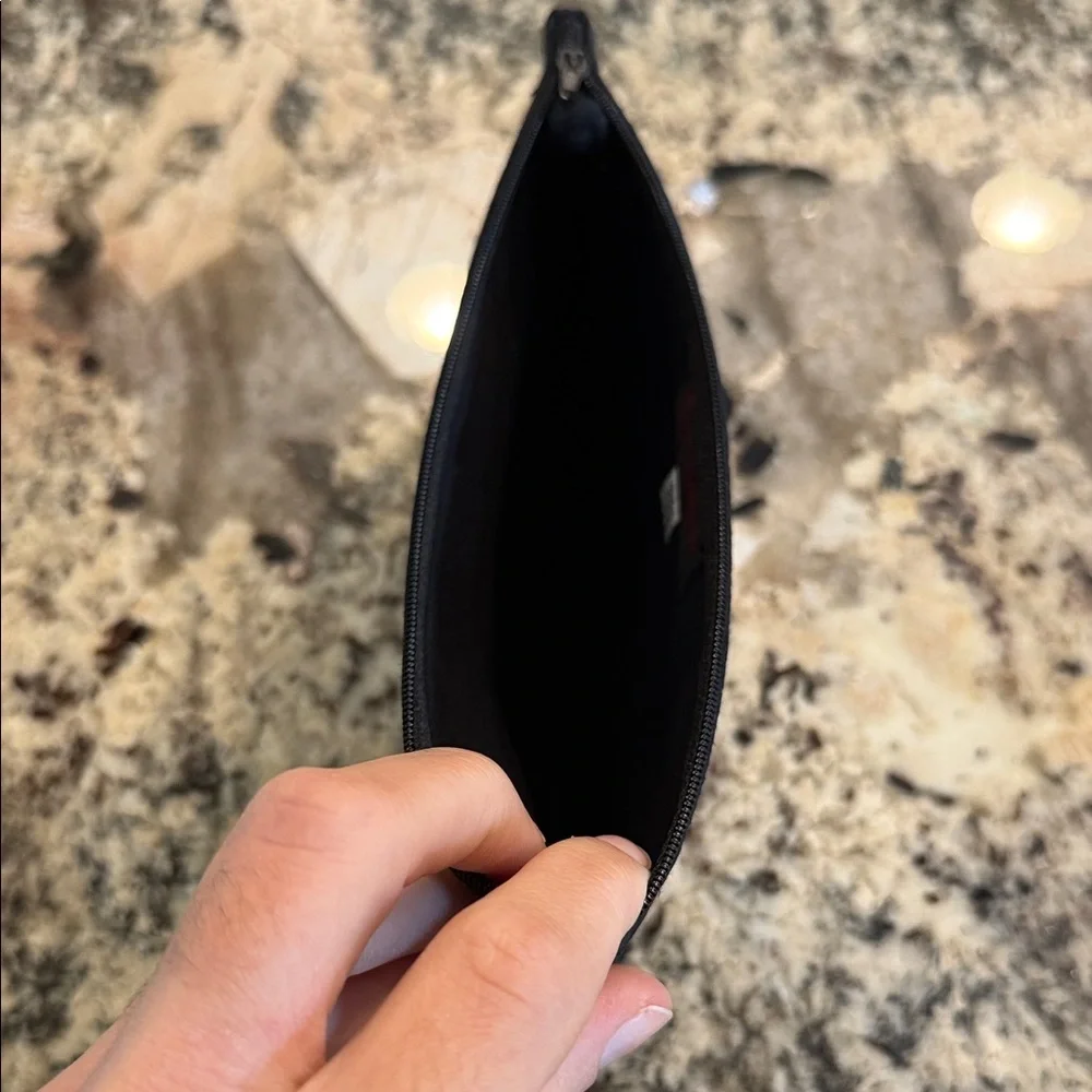 100% Silk Elegant Black Clutch - Picture 2 of 4